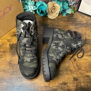 Sugar Women's Myisha Lace-up Combat Round Toe Lug Sole Ankle Booties size 7.5